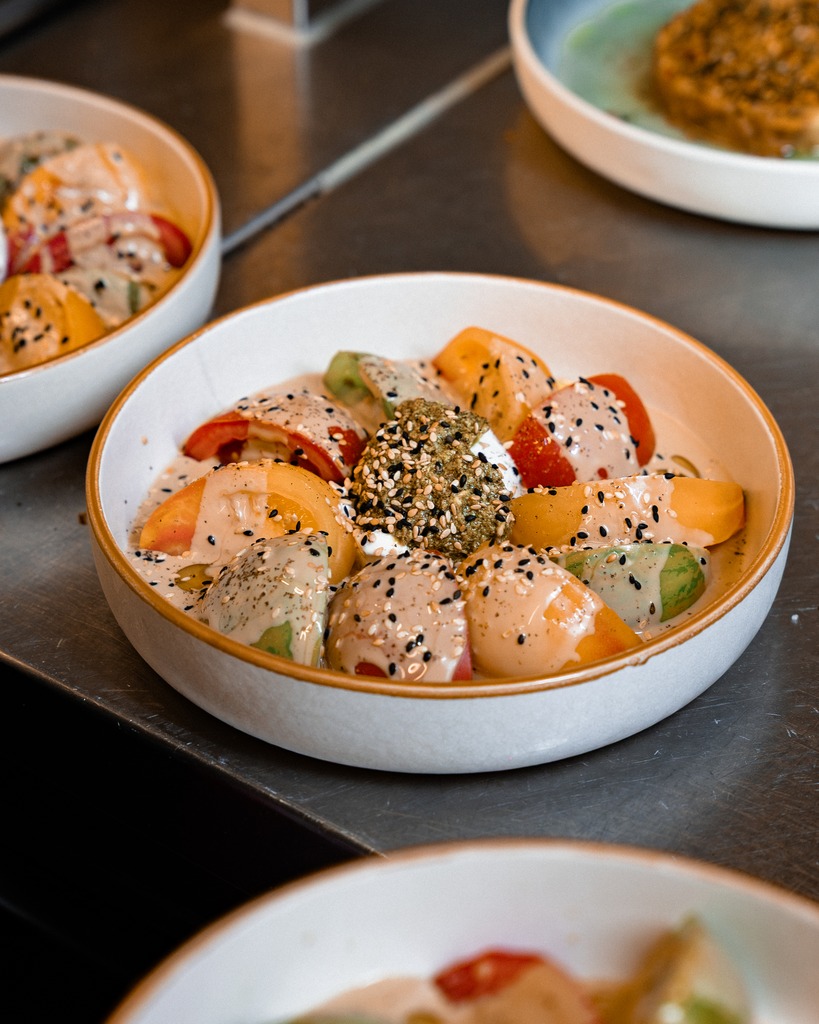 Burratina et tomates de saison au Bellevue