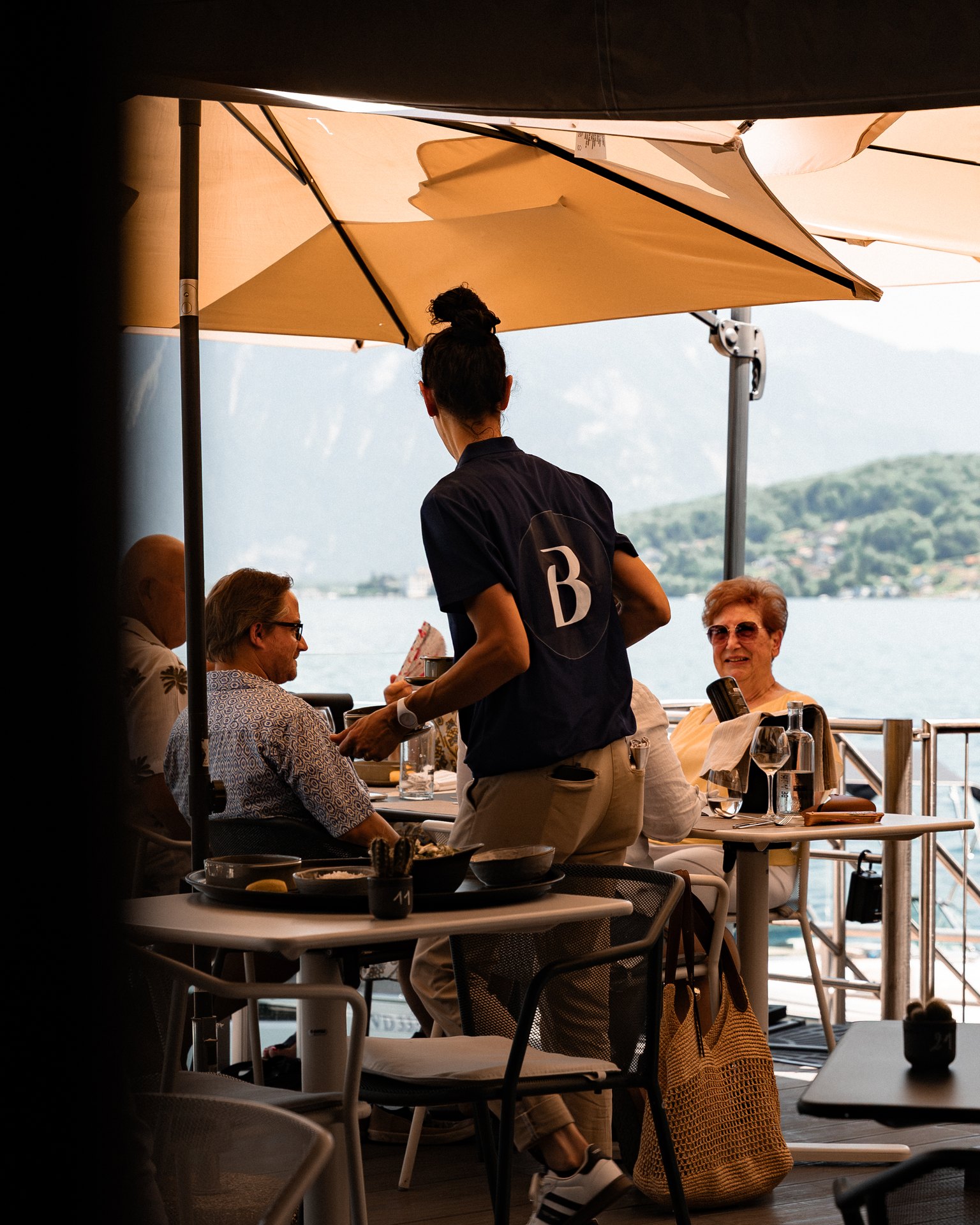 Terrasse les pieds dans l'eau Restaurant Bellevue
